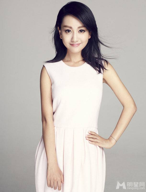 明星杨蓉知性优雅女人味十足