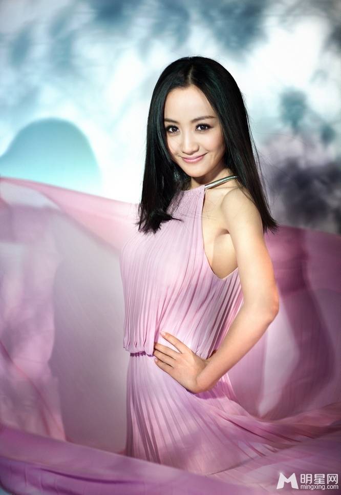 明星杨蓉知性优雅女人味十足