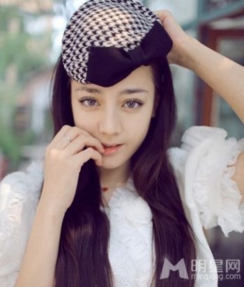 芙蕖扮演者迪丽热巴清新唯美写真