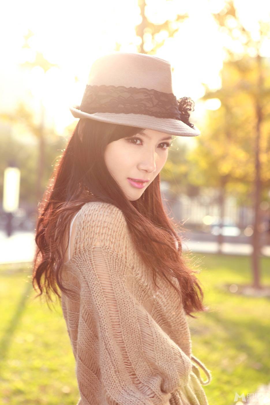 安庆艺人徐立秋日唯美户外写真