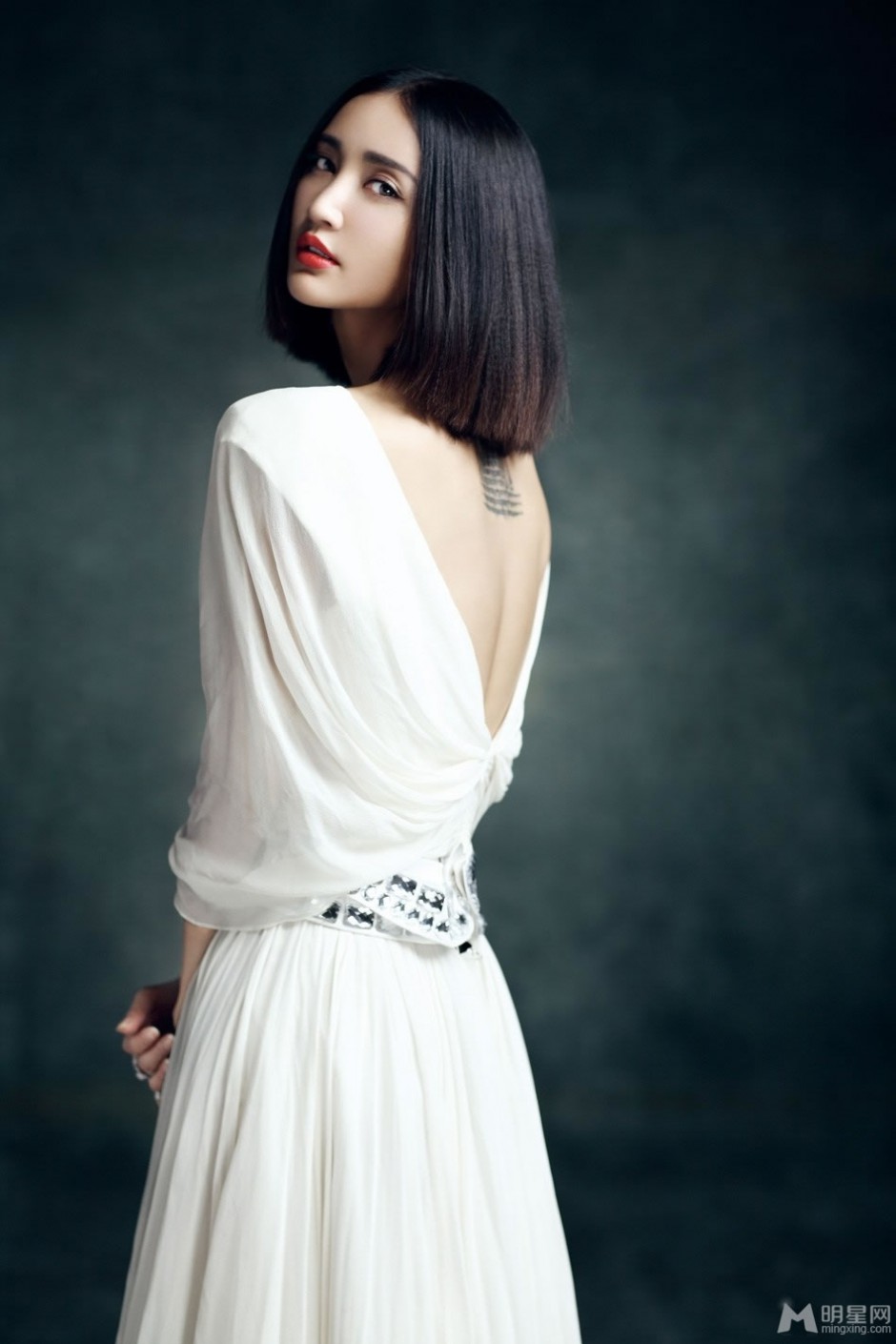 张歆艺性感迷人美照重磅来袭