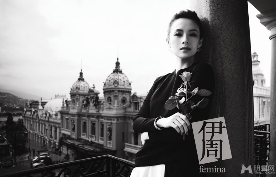 电影演员章子怡香肩半露写真大片