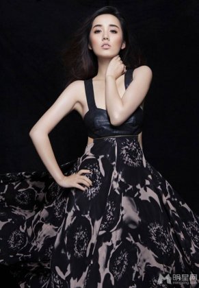 中国内地演员吕一时尚性感大片