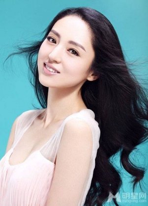 四小花旦董璇甜美笑容令人心动