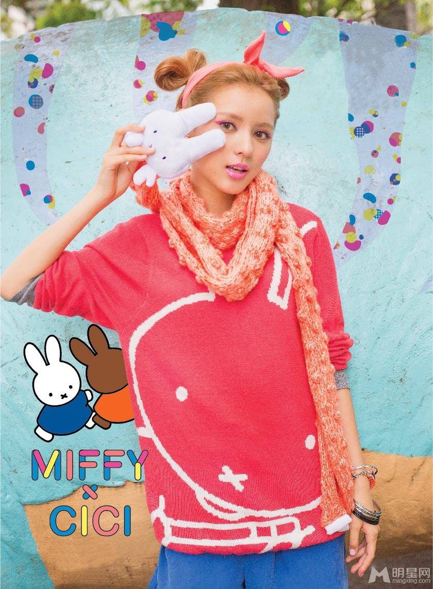 王思聪前女友张予曦日系唯美街拍