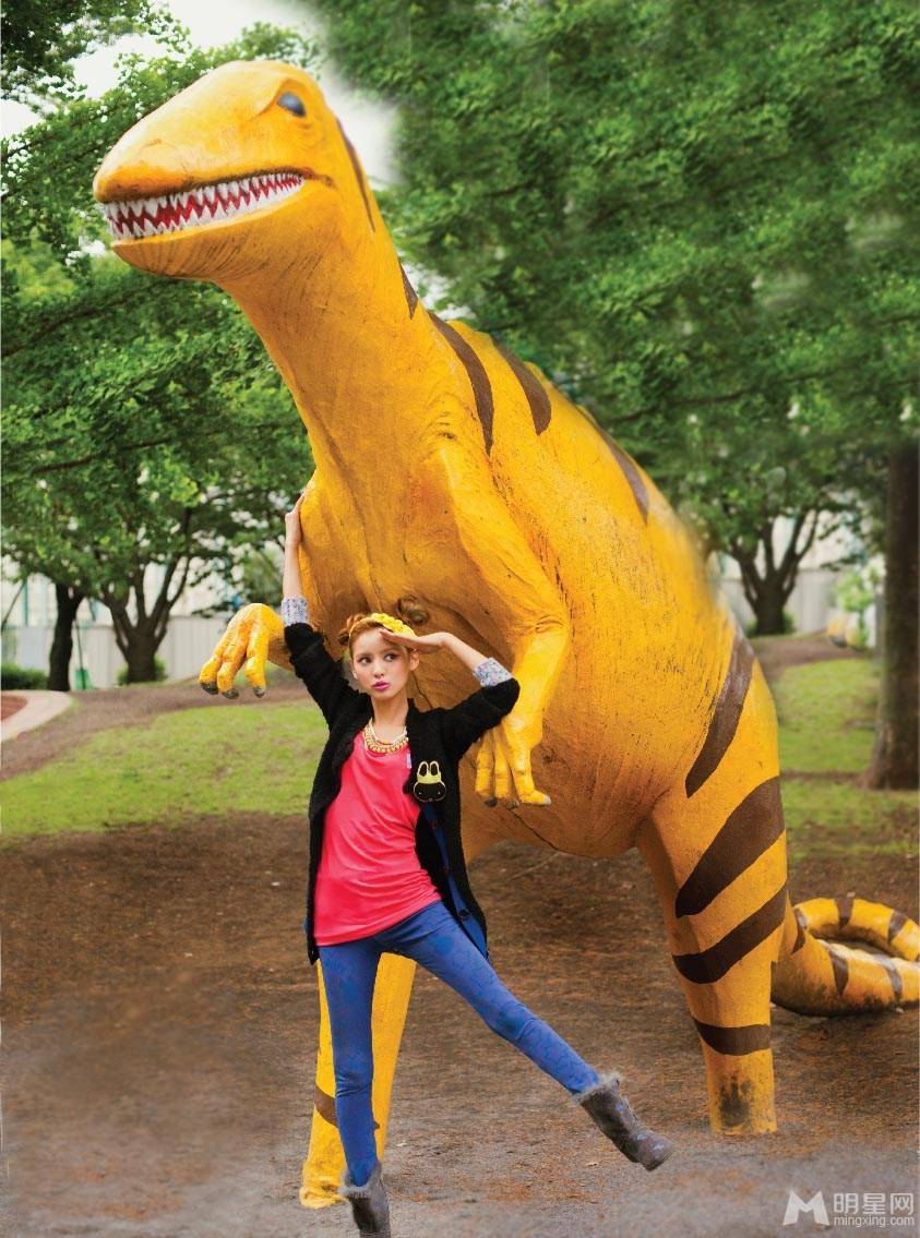 王思聪前女友张予曦日系唯美街拍