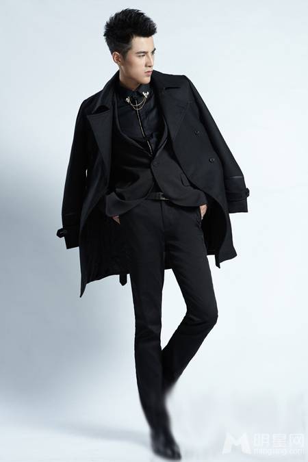 颜值高的男明星姜潮帅气写真