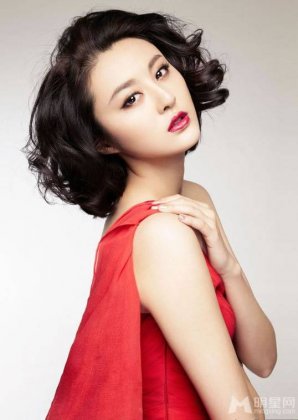 火凤凰演员甘露妩媚迷人全新写真