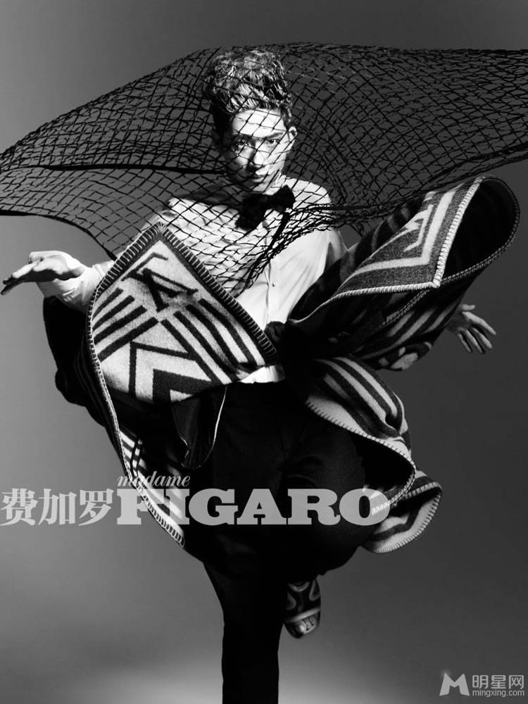 让子弹飞演员井柏然时尚写真霸气外露