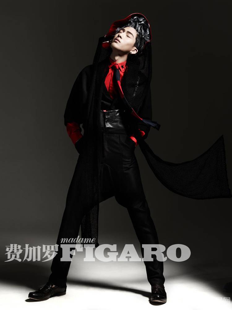 让子弹飞演员井柏然时尚写真霸气外露