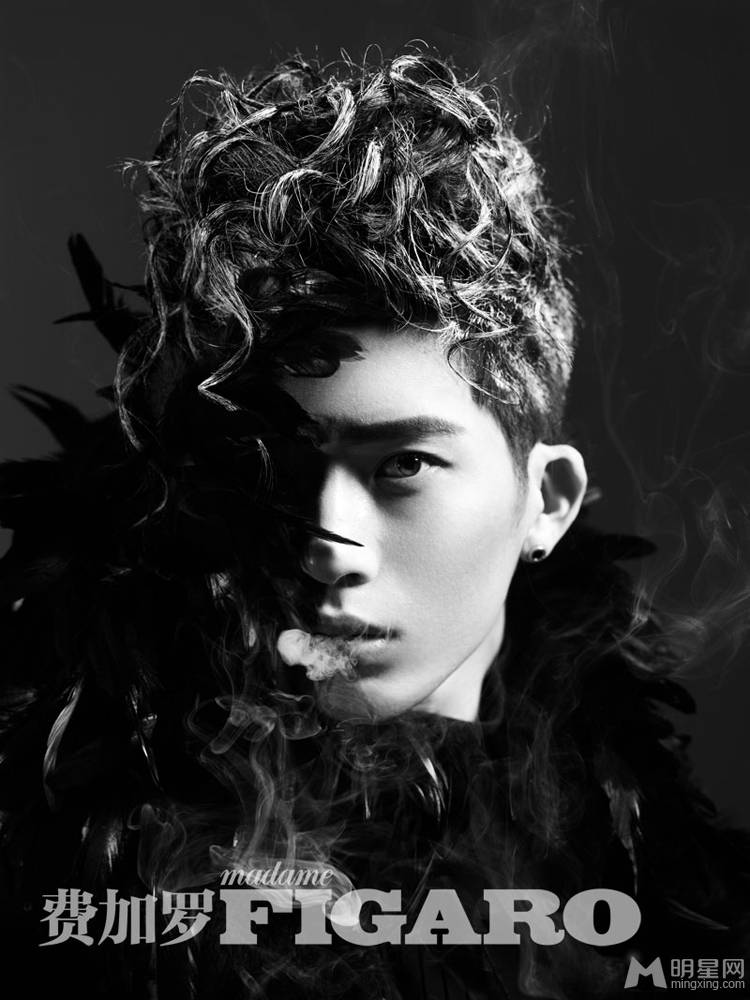 让子弹飞演员井柏然时尚写真霸气外露