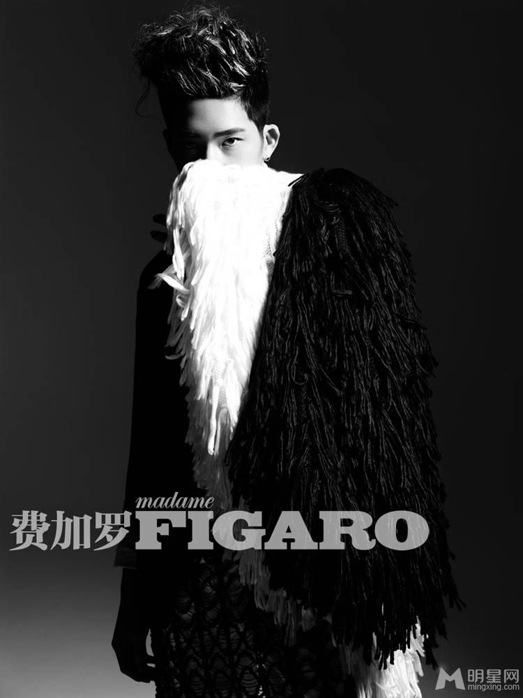 让子弹飞演员井柏然时尚写真霸气外露