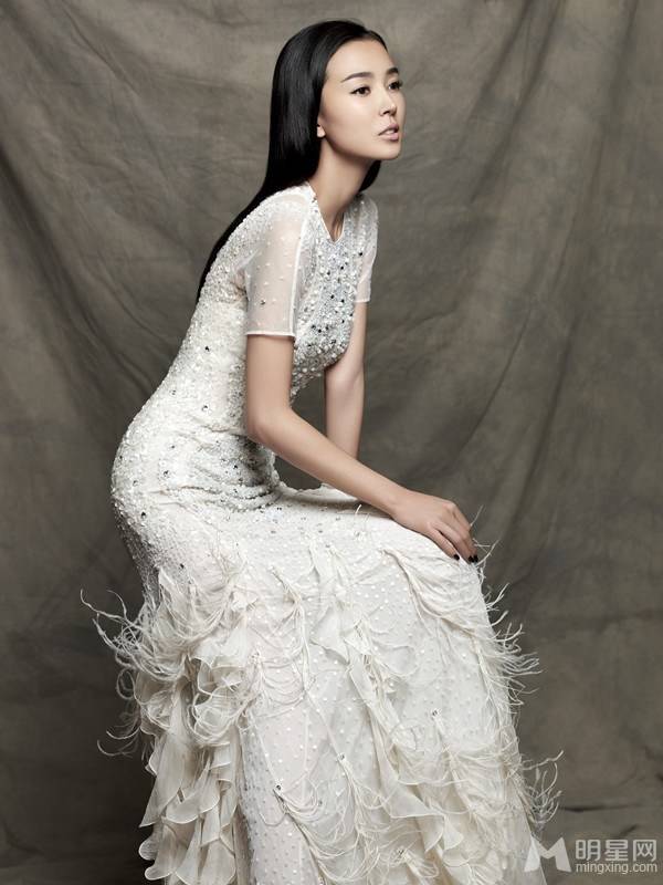 中国气质美女明星姚星彤纯白梦幻写真