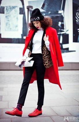 内地新生代女演员阚清子蓬松短发复古街拍