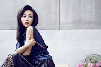 性感红唇美女明星贾媛媛妩媚写真