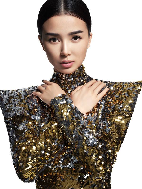 成龙十二生肖姚星彤尽显高贵女人气质