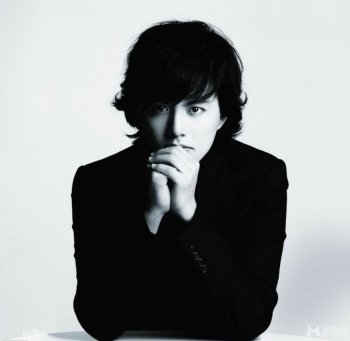 中国钢琴家李云迪早期帅气写真