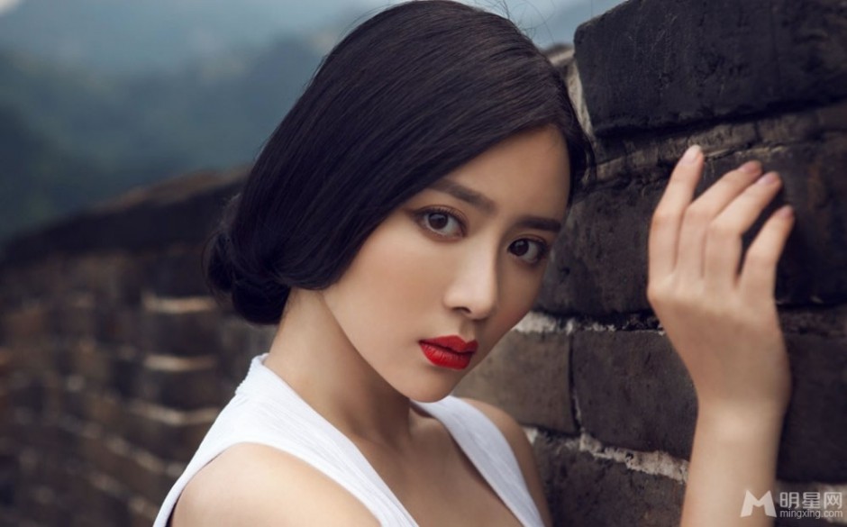 国民校花孙文婷长城拍摄性感写真