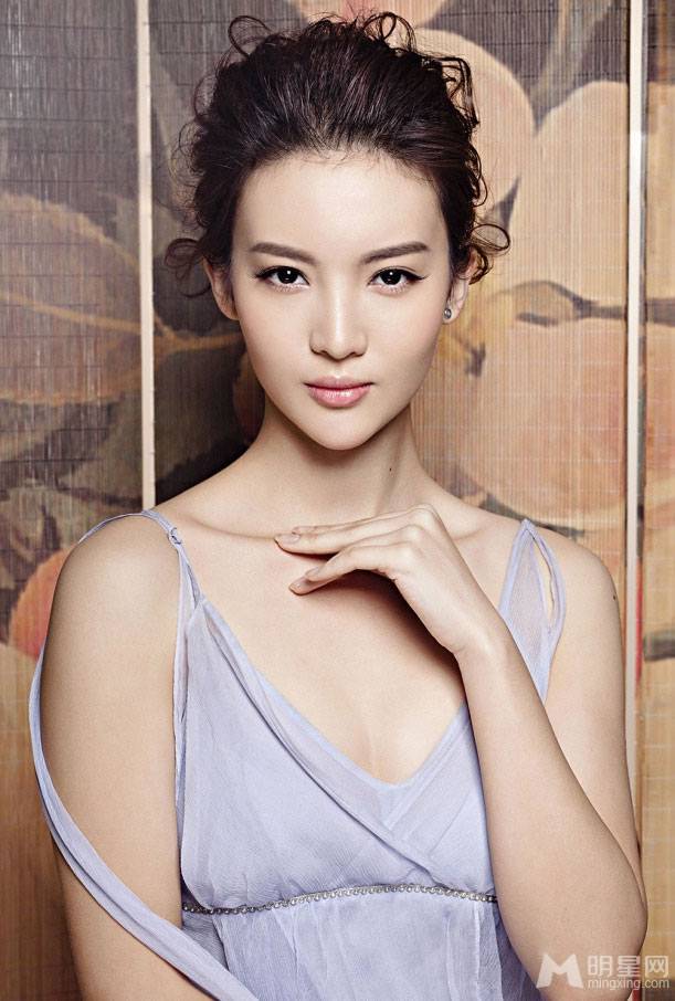 古典气质明星金晨迷人写真照