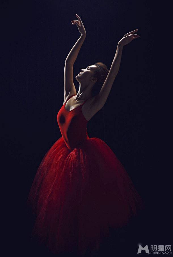 古典气质明星金晨迷人写真照