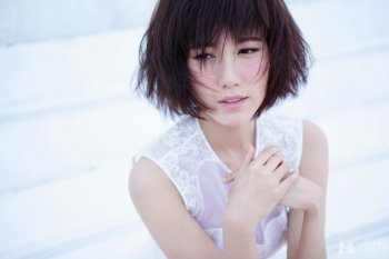 女演员高露唯美小清新写真