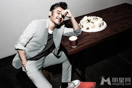 吴秀波时尚潮流搭配帅气十足