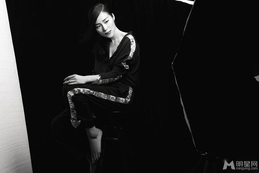 中国最漂亮女星冯婧演绎双面魅力