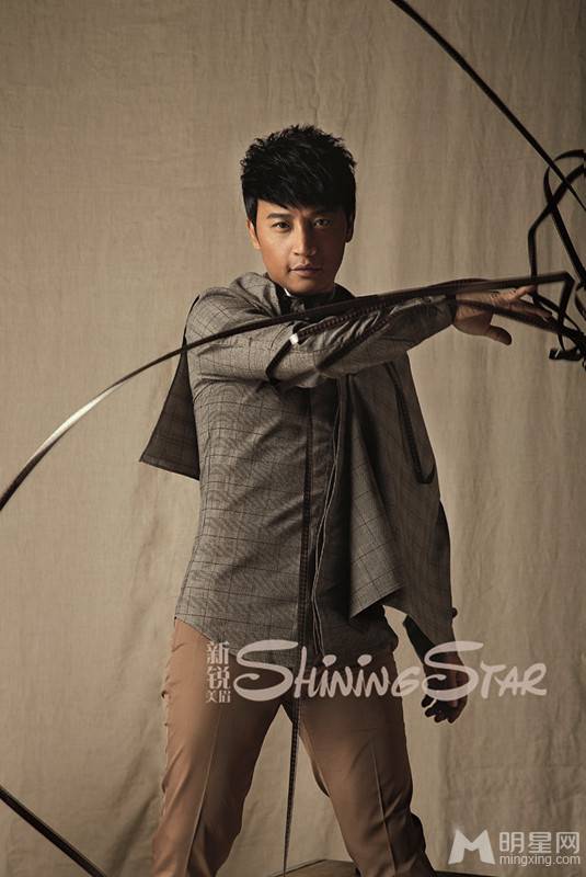 小虎队成员陈志朋复古写真照