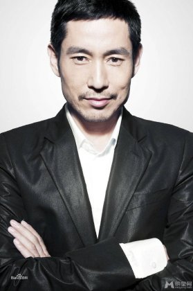 成熟大叔代表成泰燊帅气写真