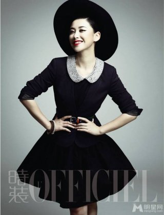 中国女星朱珠演绎魅惑女王写真