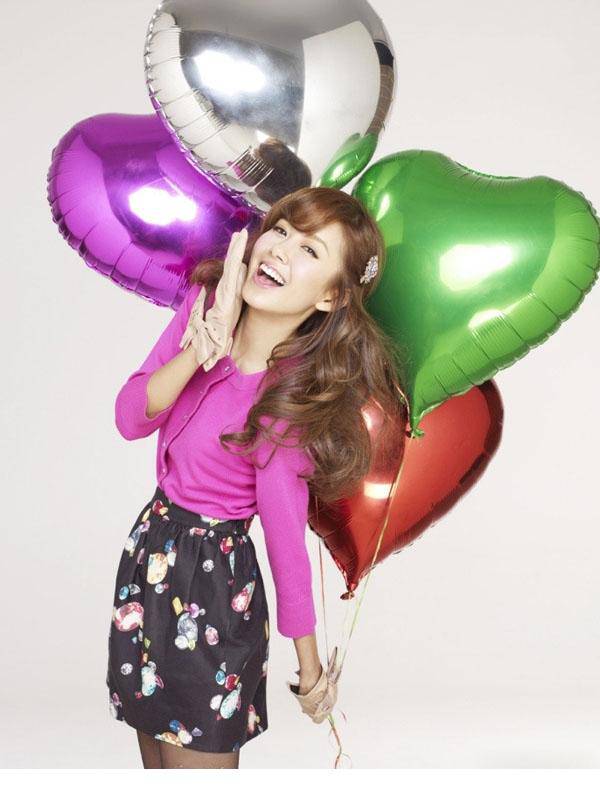 内地影视女演员张子萱冬日温暖写真