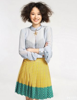 中国内地女演员刘滢时尚写真大片