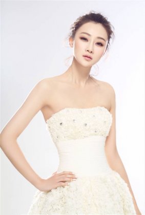 天将雄师女演员林鹏纯白梦幻写真