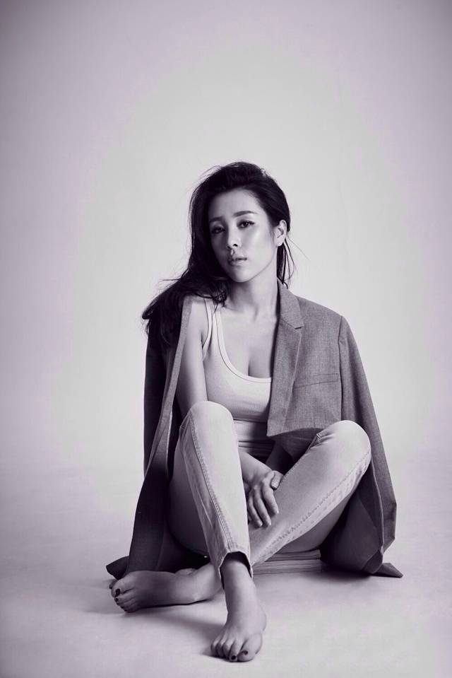 中国性感女演员胡梦媛大秀火辣身材