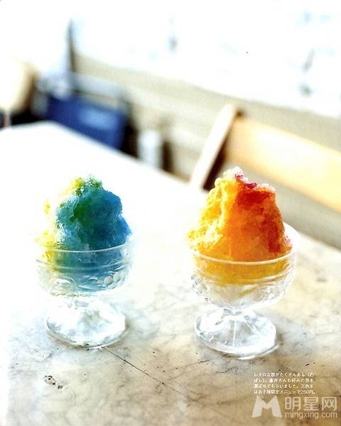 日本人气女演员苍井优变身幸福的吃货