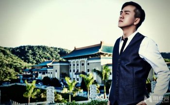 中国内地男演员翟天临尽显贵族气质