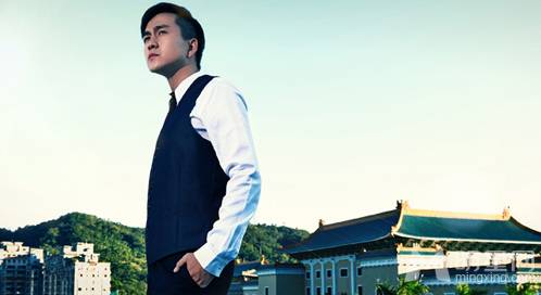 中国内地男演员翟天临尽显贵族气质