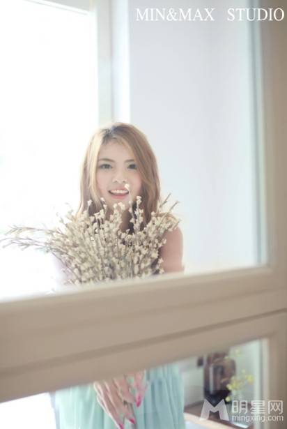 中国90后女演员邬祯琳小清新治愈系写真