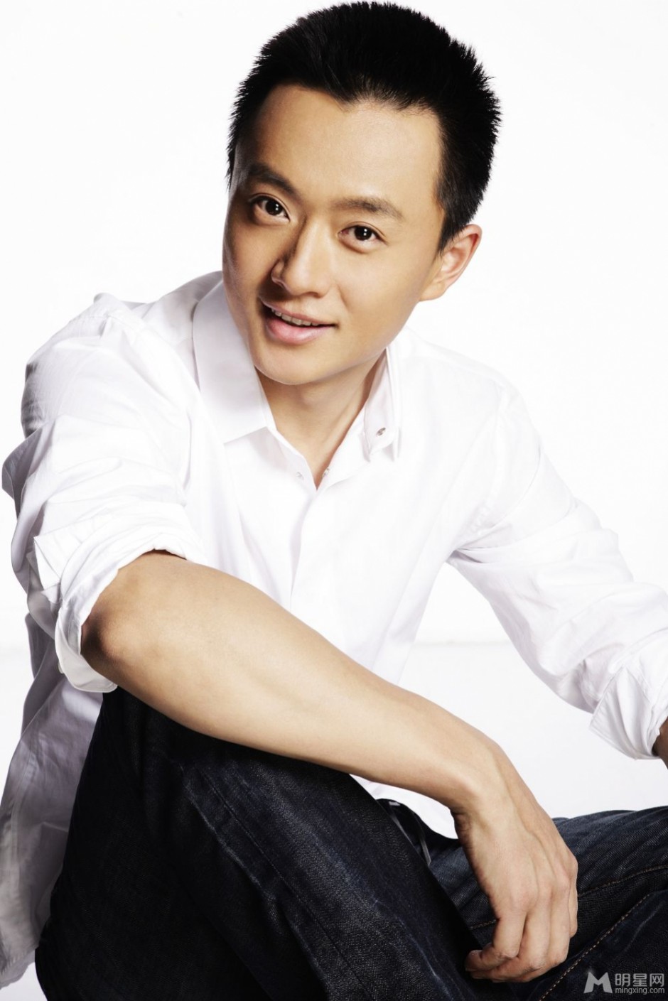 内地男演员吴健帅气写真