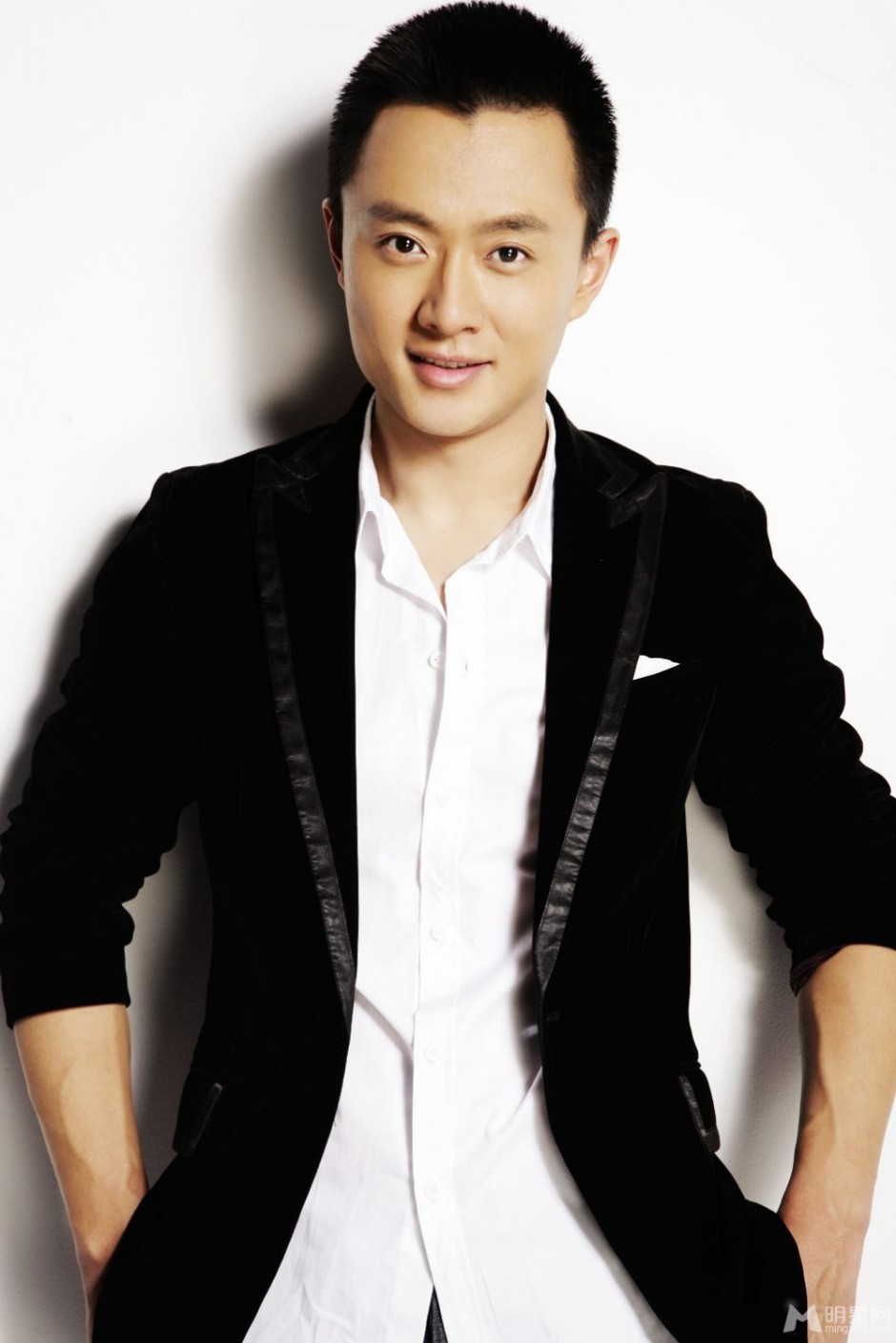 内地男演员吴健帅气写真