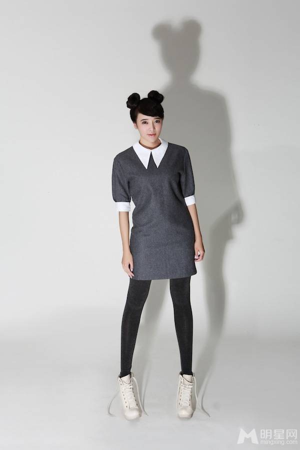 内地女演员张璇尽显俏皮动人图片