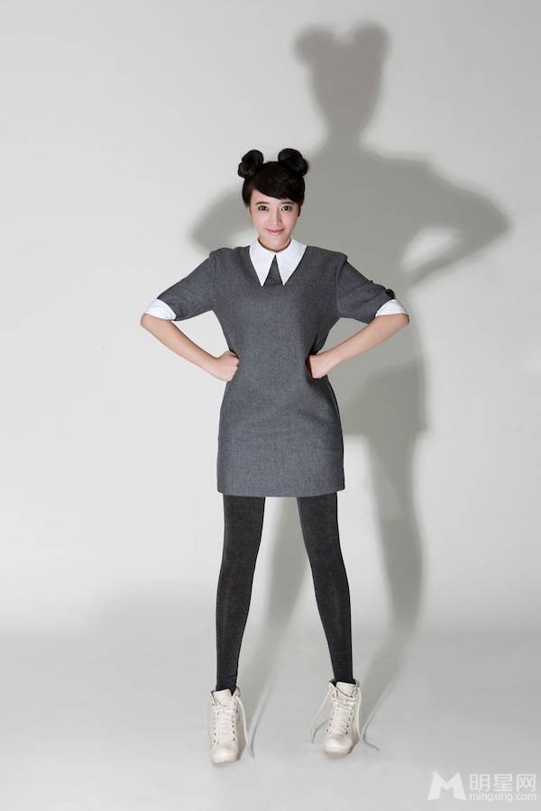 内地女演员张璇尽显俏皮动人图片