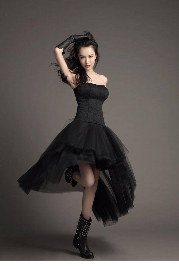 莫小棋黑色性感长裙时尚写真