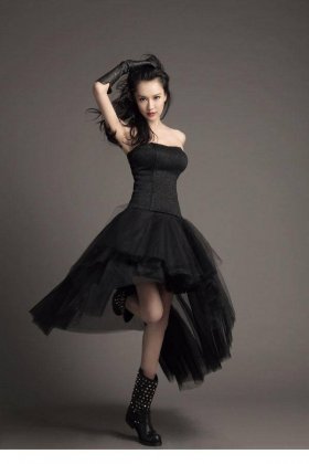 莫小棋黑色性感长裙时尚写真