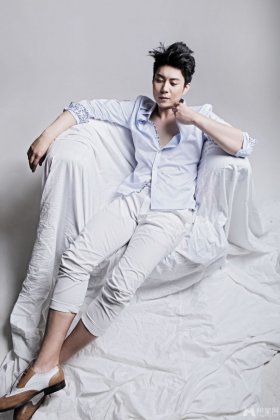 开心麻花成员艾伦尽显时尚熟男写真