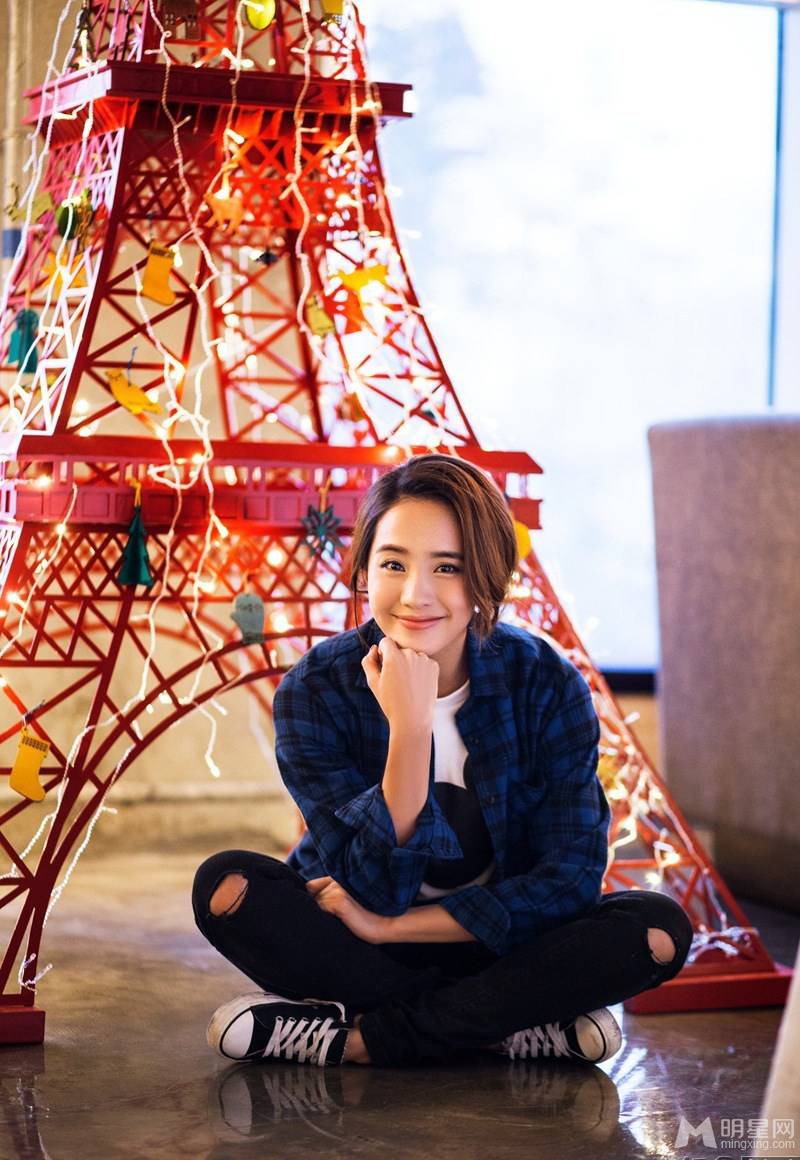 气质美女王智休闲随性写真