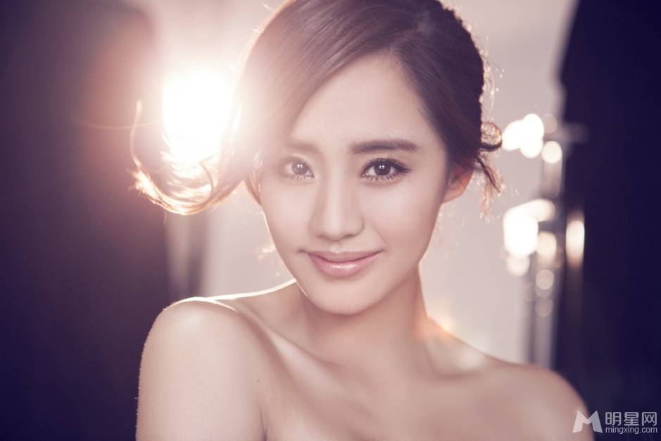 美女明星王智性感裙装硼拍