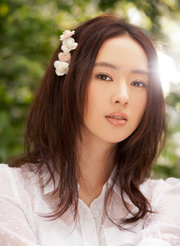 美女明星童瑶长裙尽显甜美可人