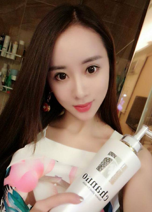 网络美女程琳时尚漂亮自拍照