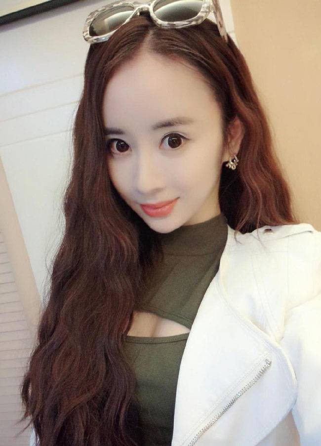 网络美女程琳时尚漂亮自拍照